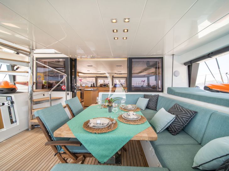 FOR SAIL - Main aft FOR SAIL - Main aft