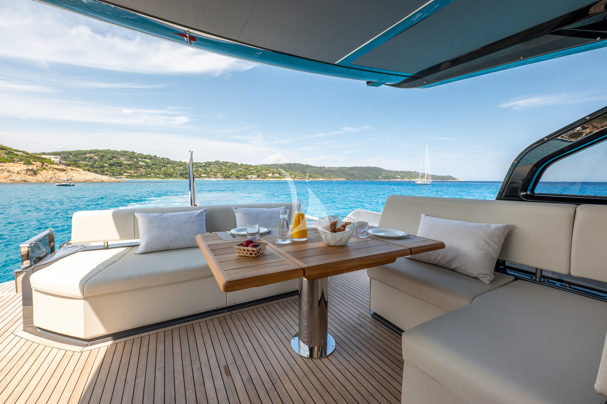 Charter Yacht AQUA - Sunseeker Predator 65 - St Tropez