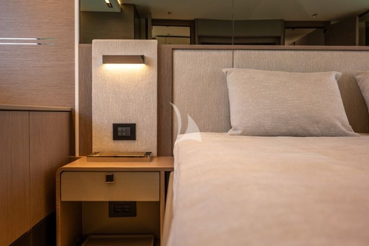 Charter Yacht AQUA - Sunseeker Predator 65 - St Tropez