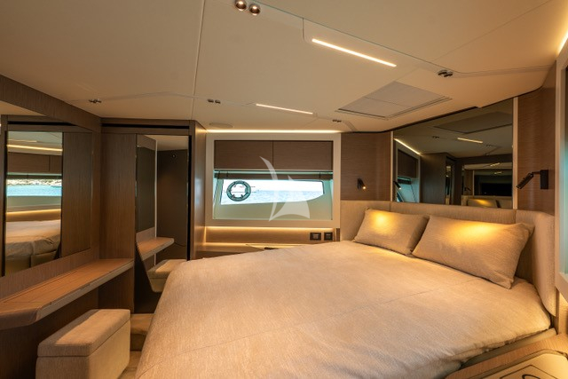 Charter Yacht AQUA - Sunseeker Predator 65 - St Tropez