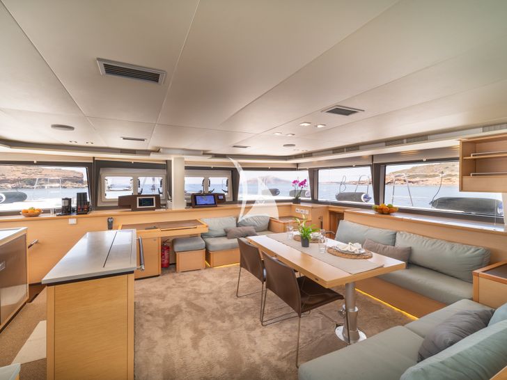 FOR SAIL - Main saloon FOR SAIL - Main saloon