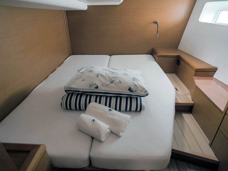 MISS C Jeannneau 54 - guest bedroom MISS C Jeannneau 54 - guest bedroom