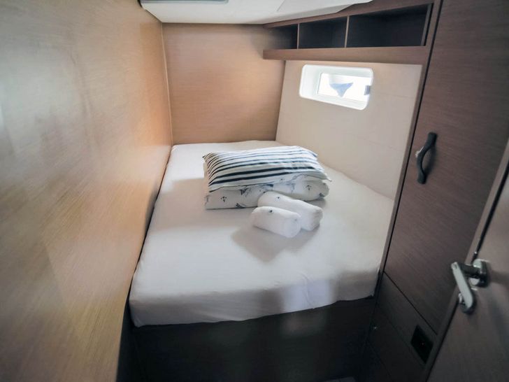 MISS C Jeannneau 54 - guest bedroom MISS C Jeannneau 54 - guest bedroom