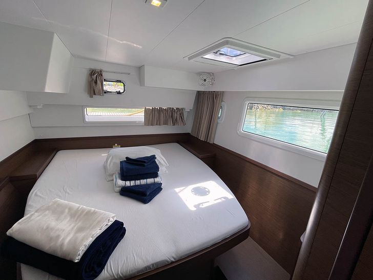 C'EST BON Lagoon 42 - guest cabin C'EST BON Lagoon 42 - guest cabin