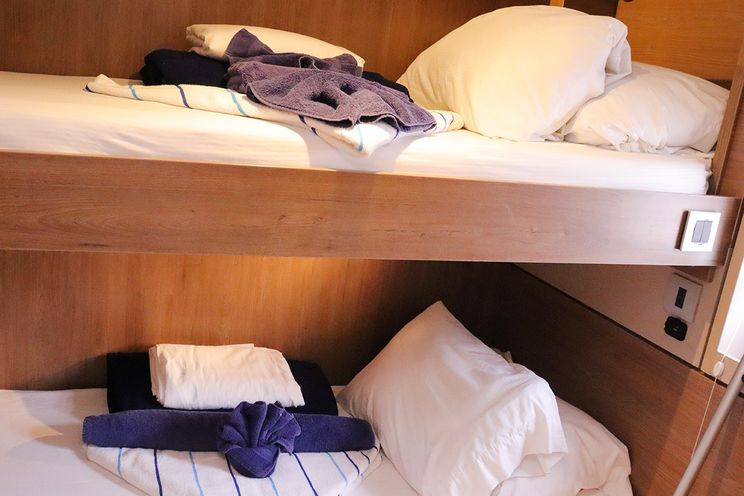 Charter Yacht ON A WHIM - Bali 4.8 - 6 + 1 Cabins - BVI - Tortola