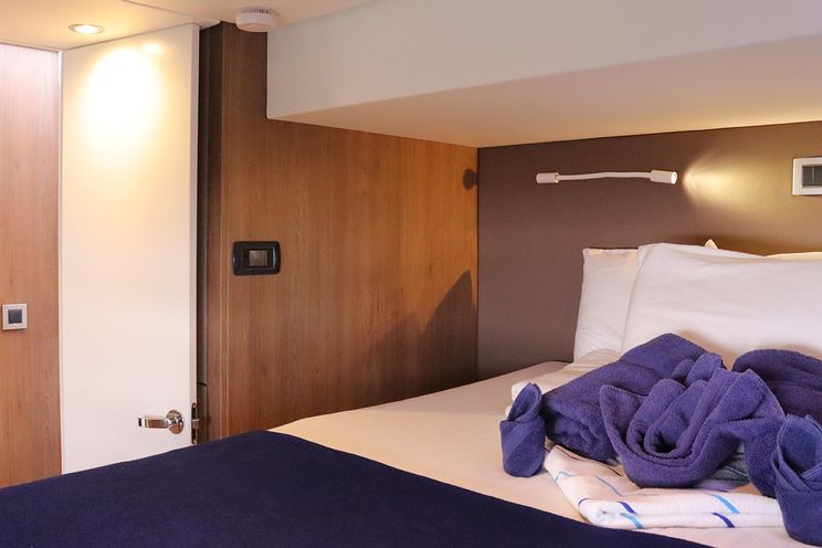 Charter Yacht ON A WHIM - Bali 4.8 - 6 + 1 Cabins - BVI - Tortola