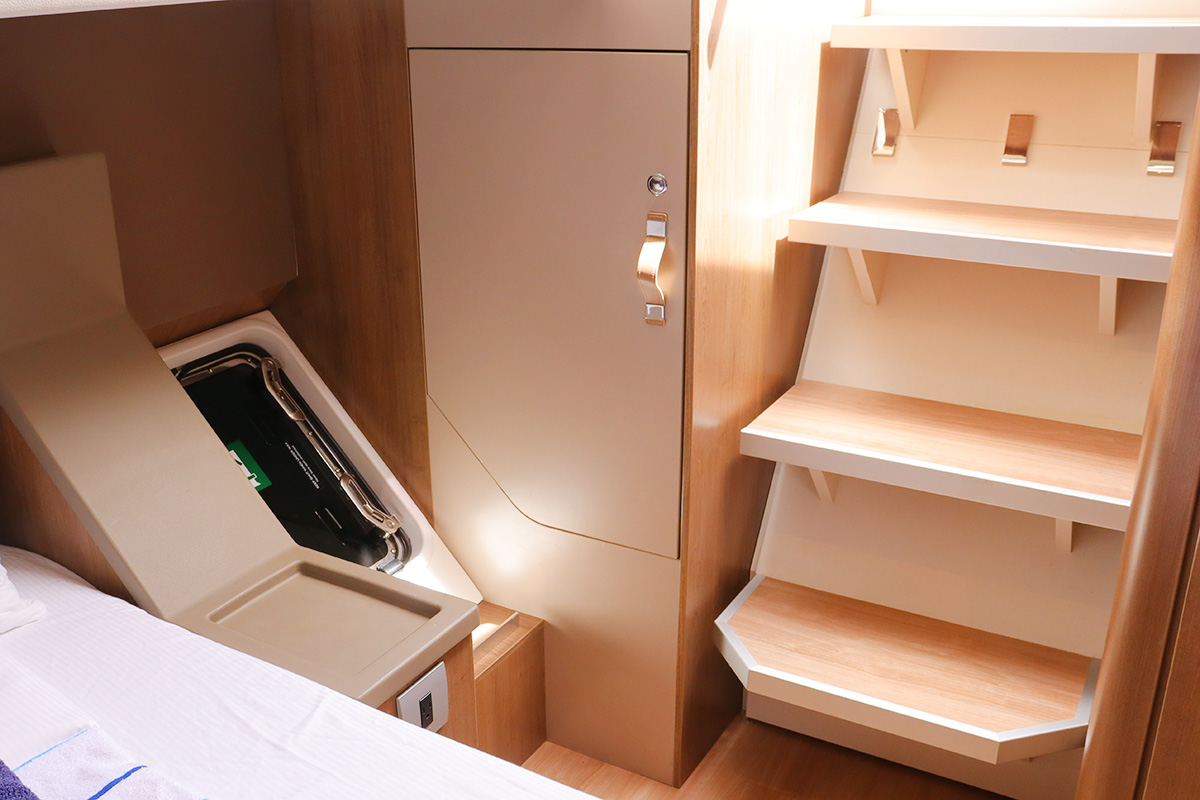 Charter Yacht ON A WHIM - Bali 4.8 - 6 + 1 Cabins - BVI - Tortola