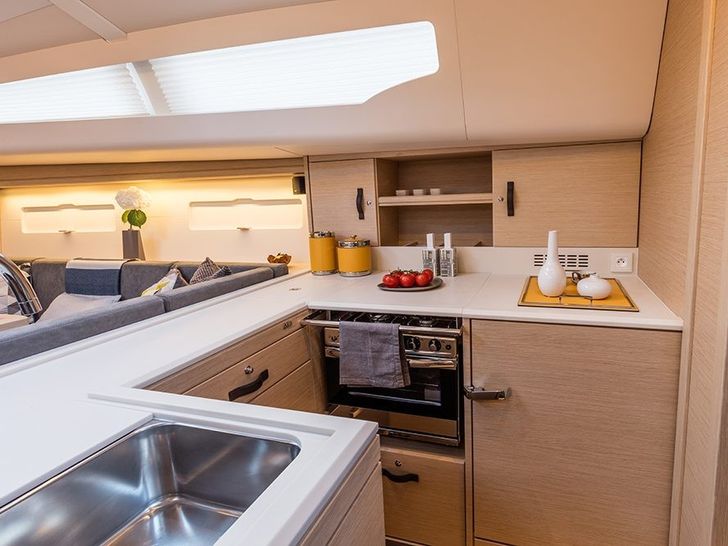 Jeanneau 51 Kitchen Jeanneau 51 Kitchen
