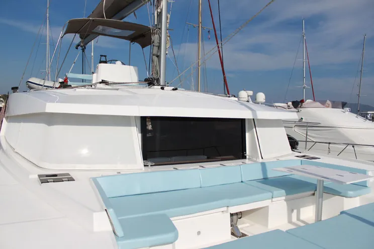Charter Yacht RIVERA