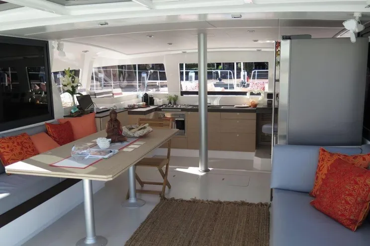 Charter Yacht SAMOA