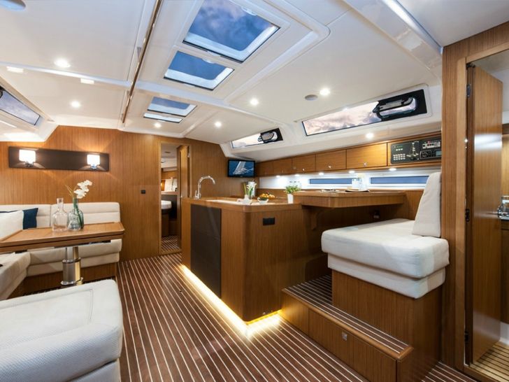 Bavaria Cruiser 56 Salon and Dining