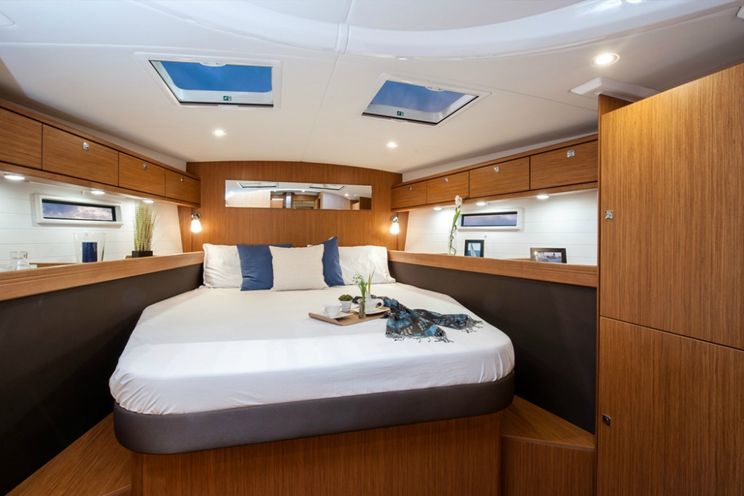 Charter Yacht Bavaria Cruiser 56 - 6 Cabins - 2014 - Athens