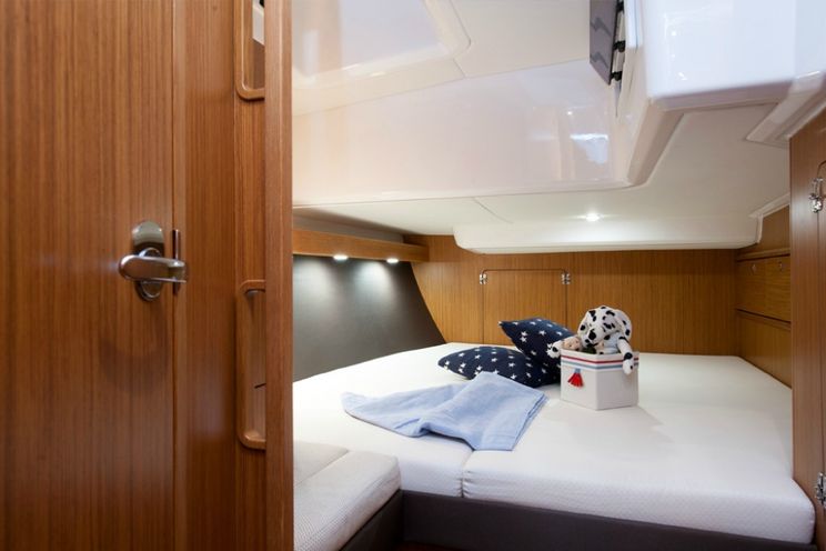 Charter Yacht Bavaria Cruiser 56 - 6 Cabins - 2014 - Athens