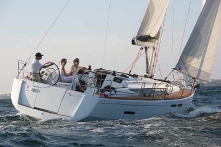 Charter Yacht Sun Odyssey 40.9 - 3 Cabins - Denia