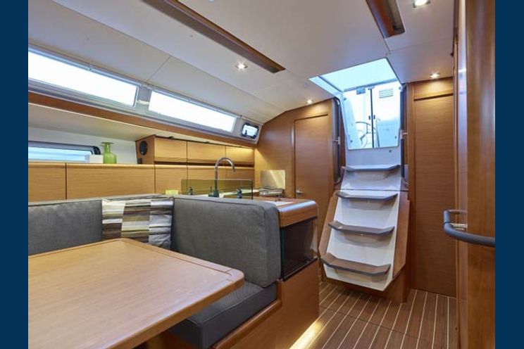 Charter Yacht Sun Odyssey 419 - 3 cabins(3 double cabins)- 2019 - Mallorca