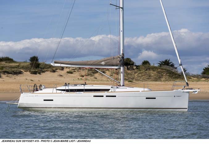 Charter Yacht Sun Odyssey 419 - 3 cabins(3 double cabins)- 2019 - Mallorca