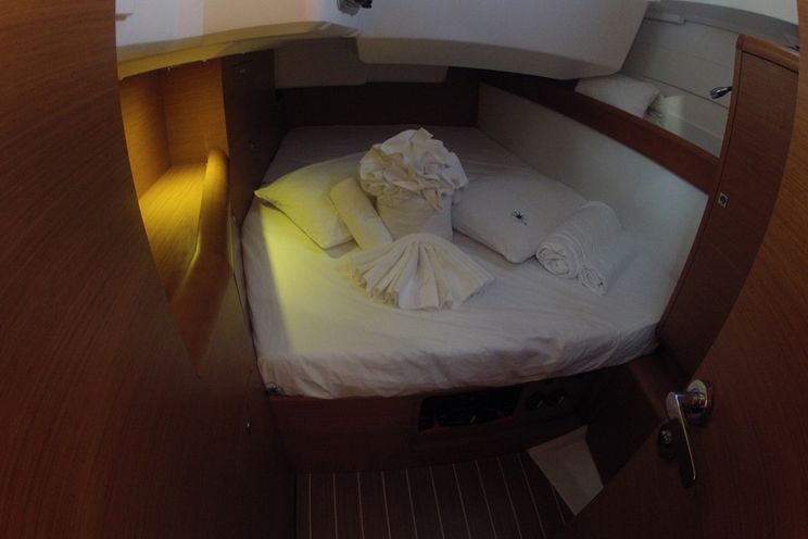Charter Yacht Sun Odyssey 469 - 4 Cabins - BVI
