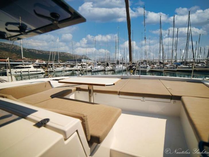 Front Lounge Front Lounge