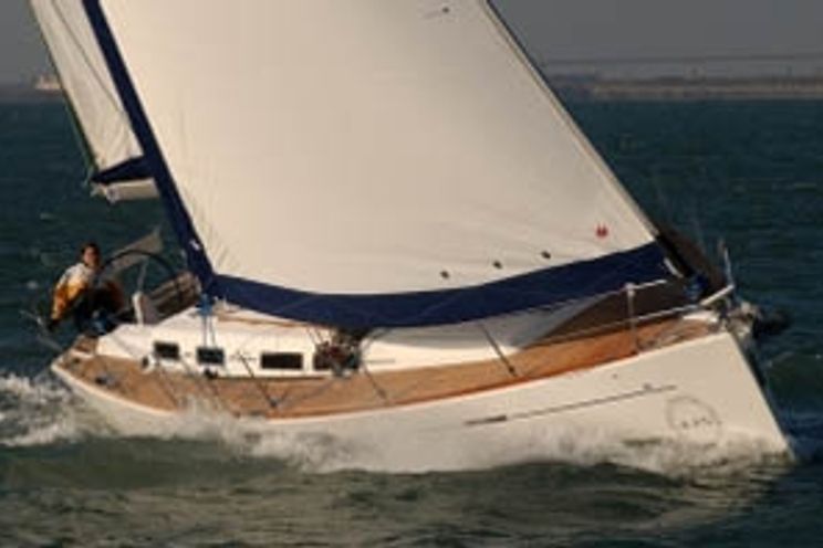 Charter Yacht Dufour 425 - 3 Cabins - Golfe Juan - South of France