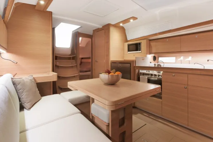 Charter Yacht Dufour 382 Grand Large - 3 cabins(3 double)- 2017 - Nassau - Staniel Cay- Newport