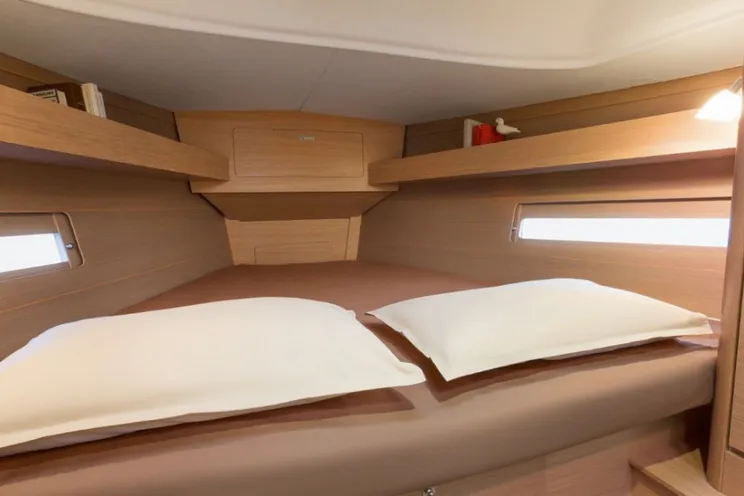 Charter Yacht Dufour 382 Grand Large - 3 cabins(3 double)- 2017 - Nassau - Staniel Cay- Newport