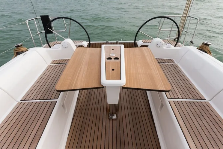 Charter Yacht Dufour 382 Grand Large - 3 cabins(3 double)- 2017 - Nassau - Staniel Cay- Newport