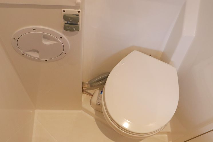 Charter Yacht ON A WHIM - Bali 4.8 - 6 + 1 Cabins - BVI - Tortola