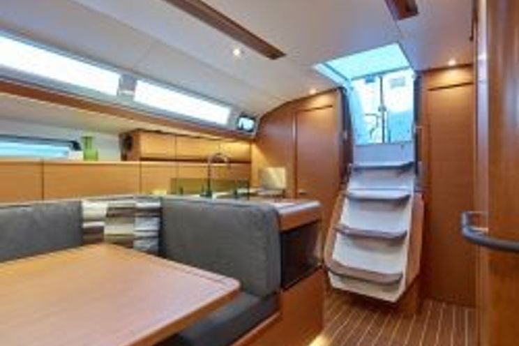 Charter Yacht WEATHER OR KNOT