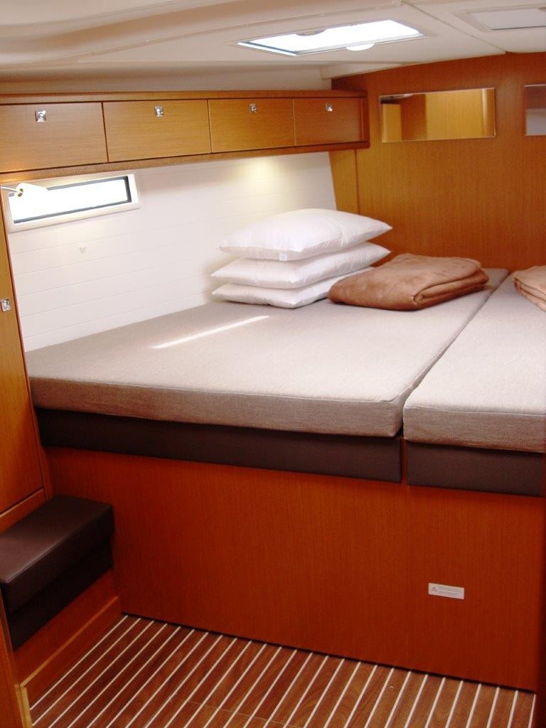 Charter Yacht Zedaron