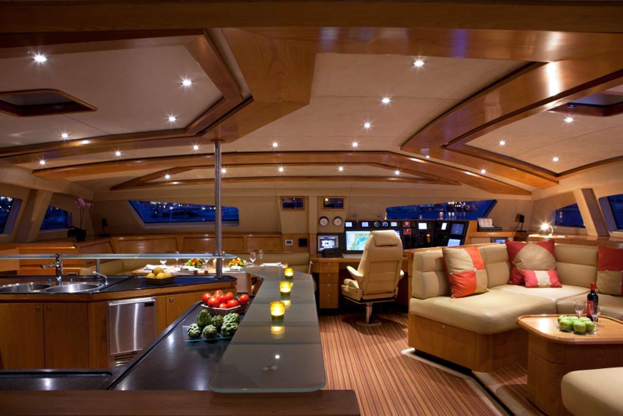 ORION Catana 90 Salon