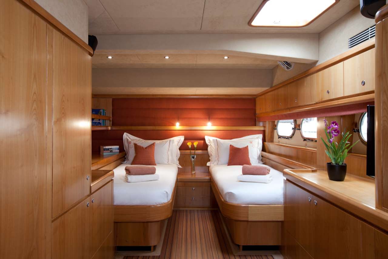 ORION Catana 90 Twin Guest Stateroom - Convertible
