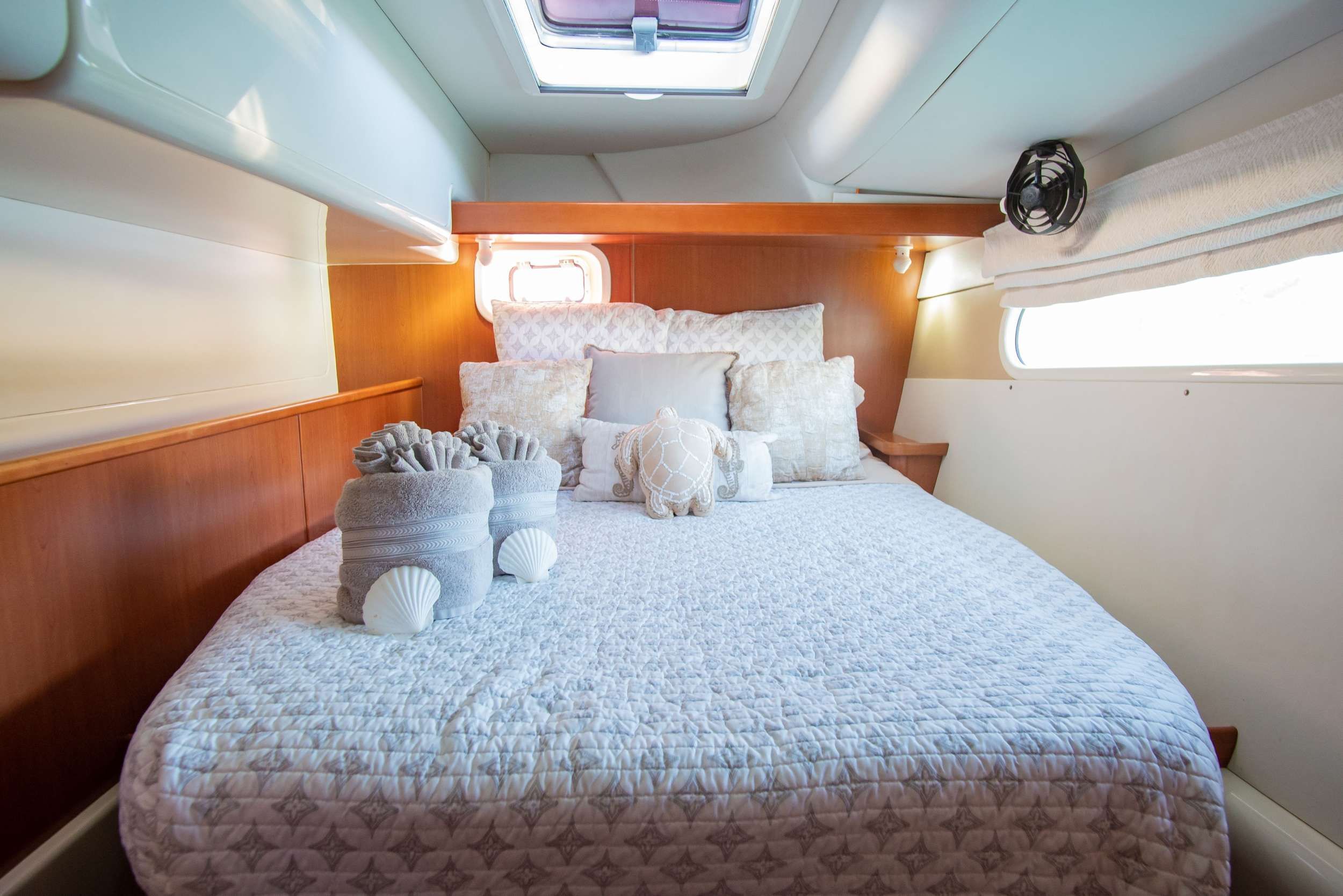 Queen Cabin