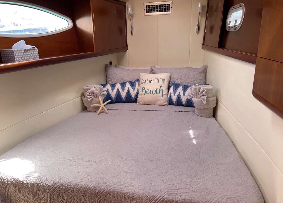 Queen Cabin