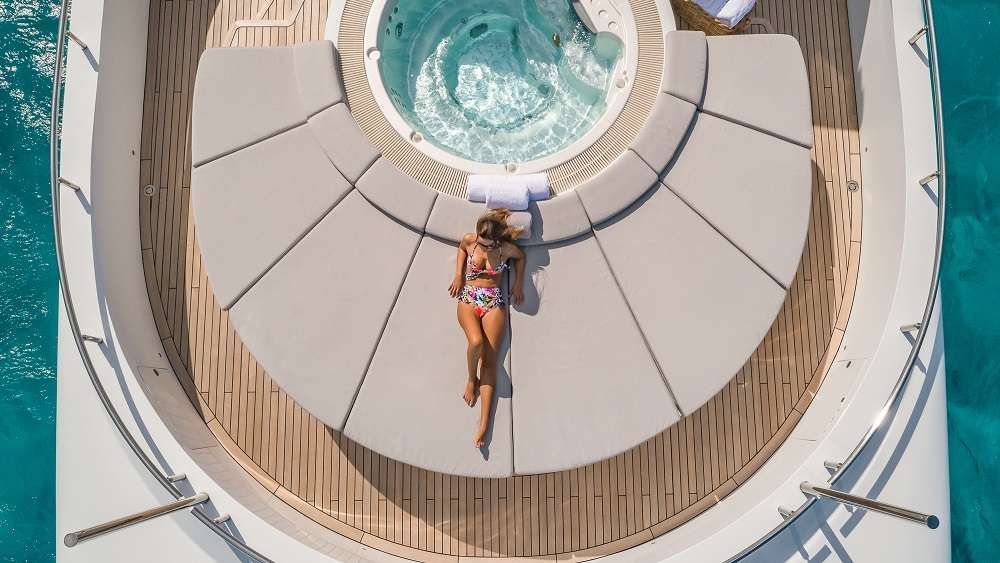 Bow Seating and Jacuzzi
