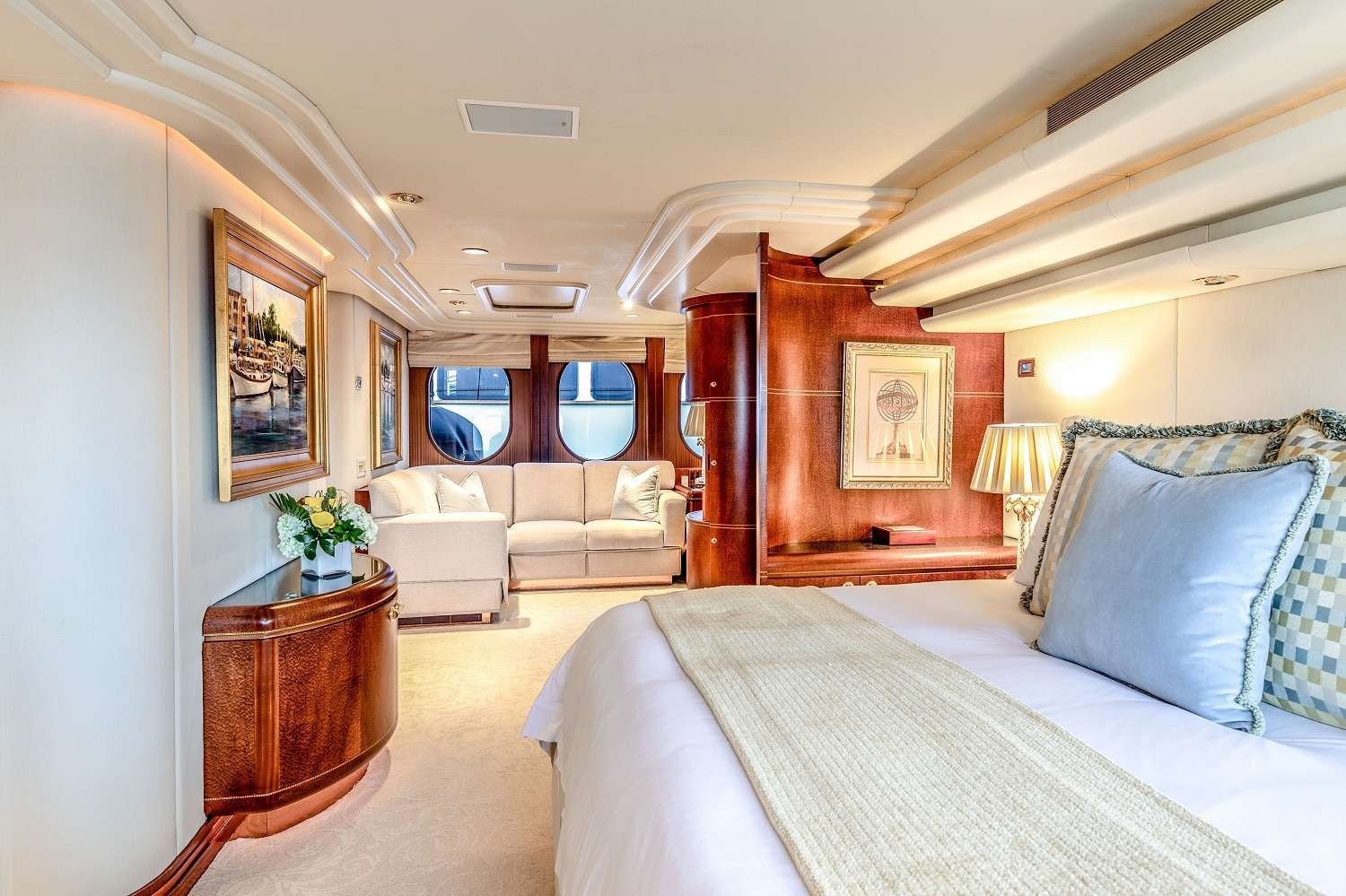 Master sitting area
