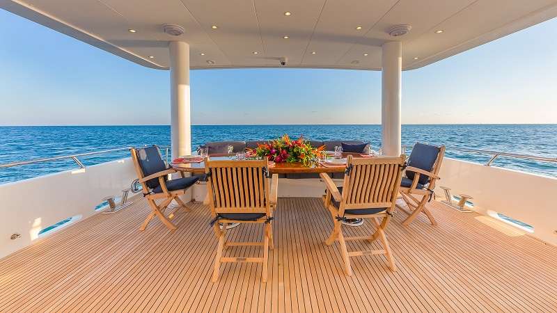 Luxury Motor Yacht HIGH RISE - Hargrave 101 - 4 Cabins - Nassau ...