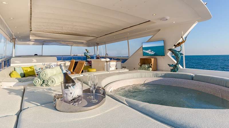 Luxury Motor Yacht HIGH RISE - Hargrave 101 - 4 Cabins - Nassau ...