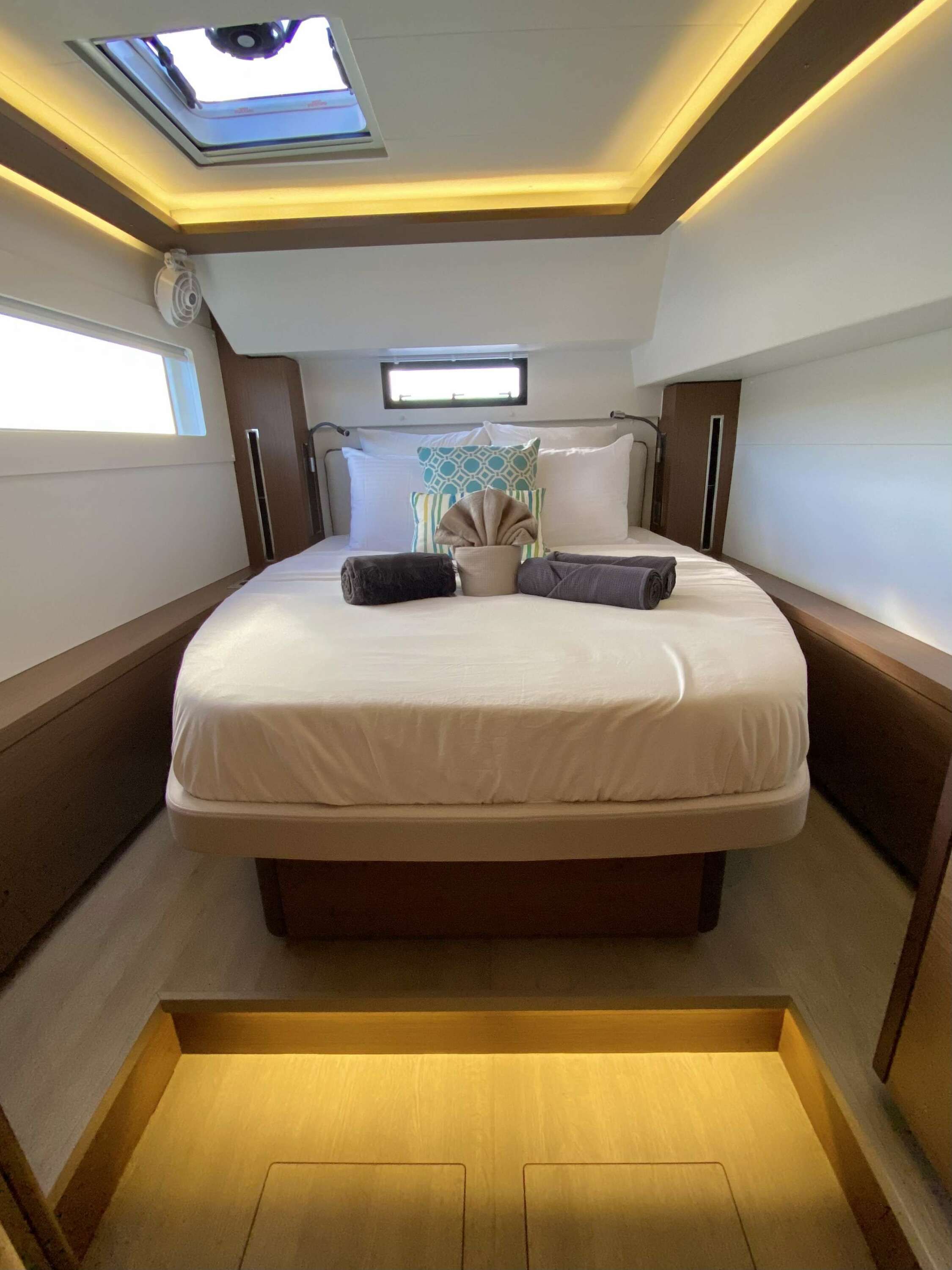 RENDEZ-VOUS Lagoon 46 Cabin