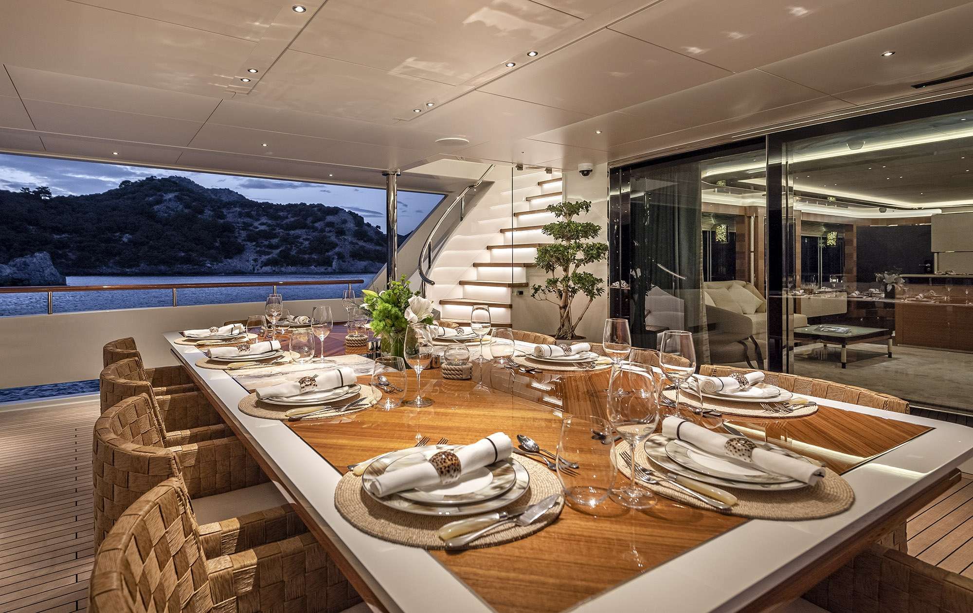 Alfresco Dining Main Deck