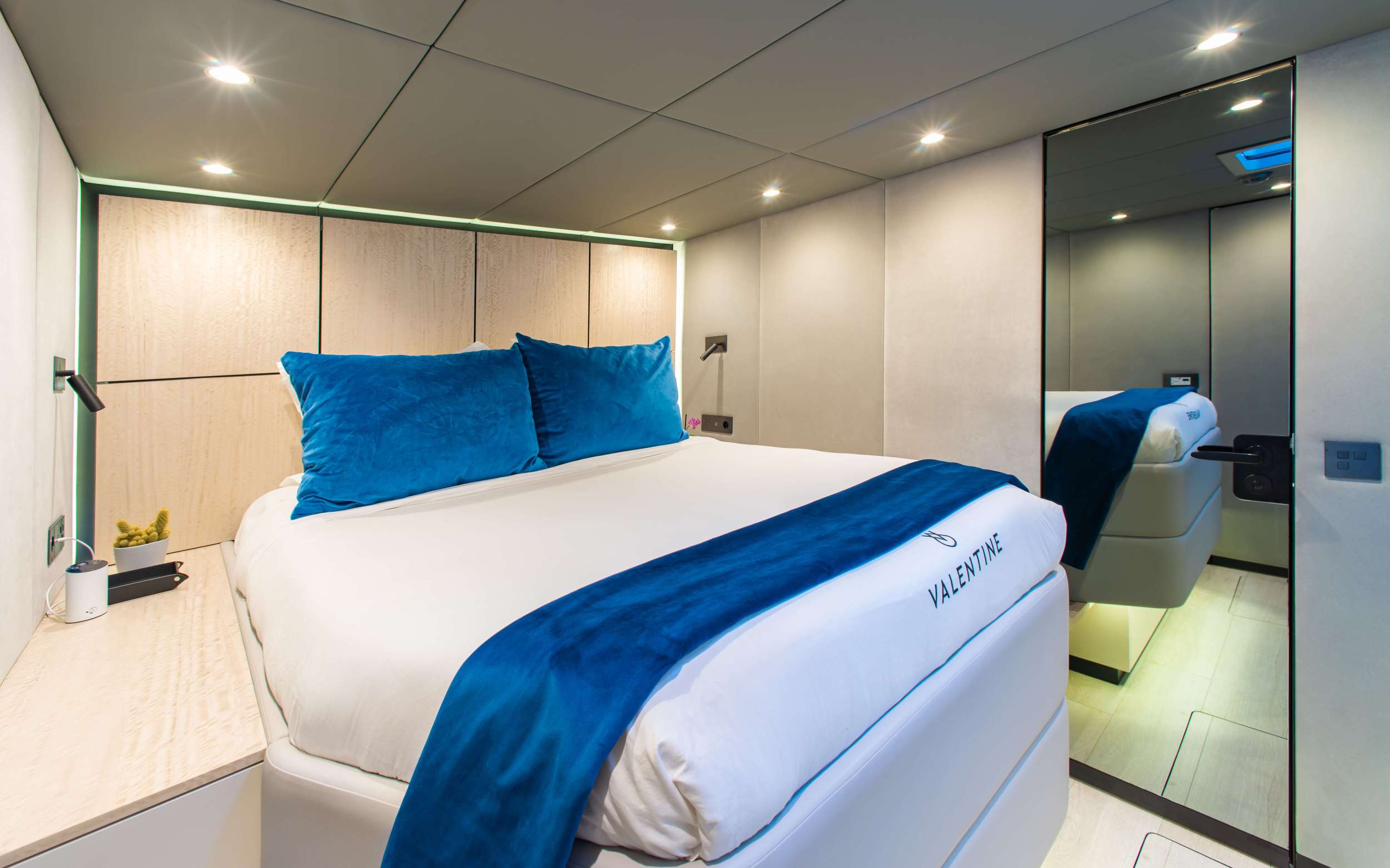 Luxury Crewed Motor Yacht VALENTINE Sunreef 60 4 Cabins St Thomas