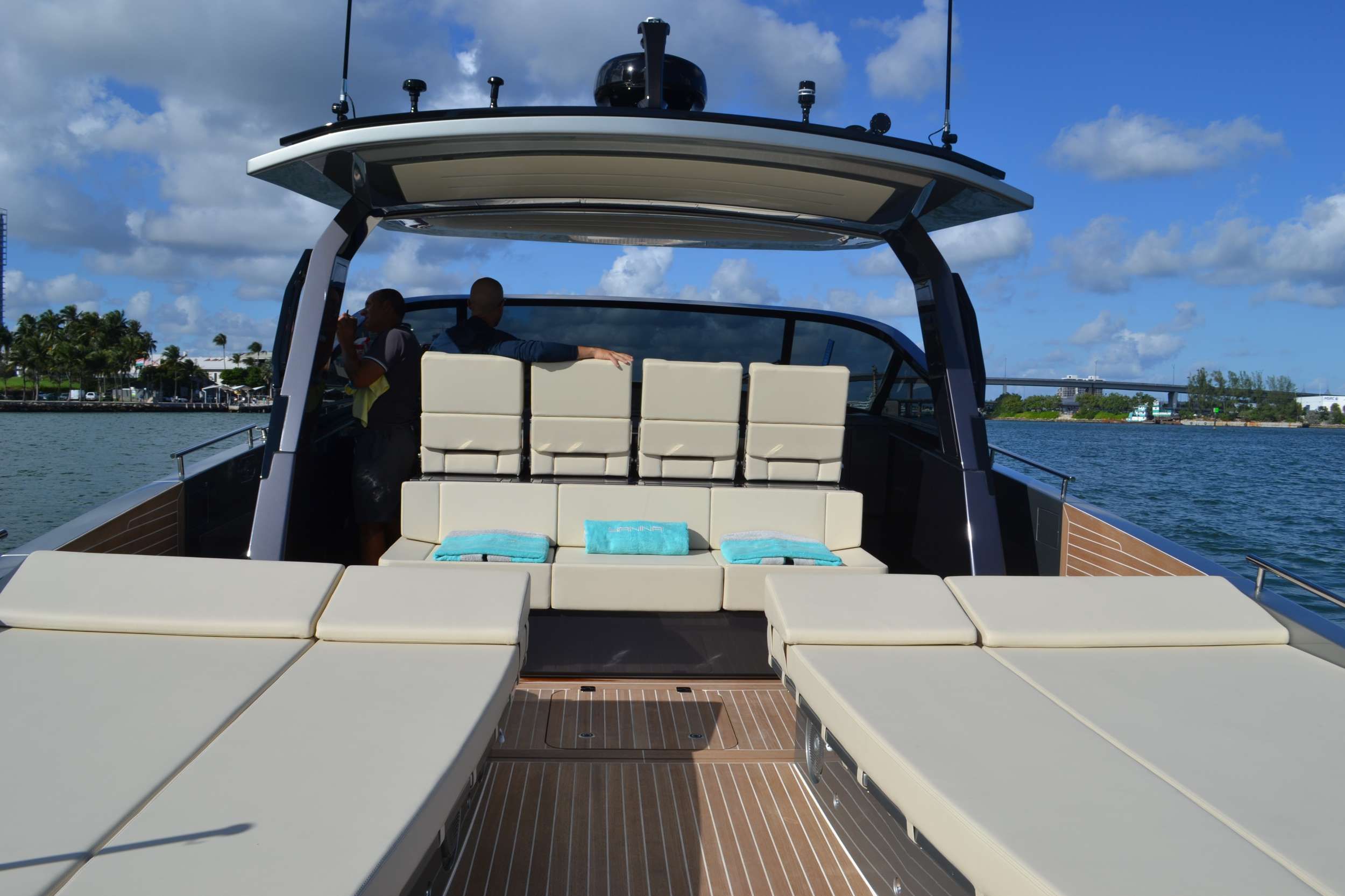 JANINA Sun Deck