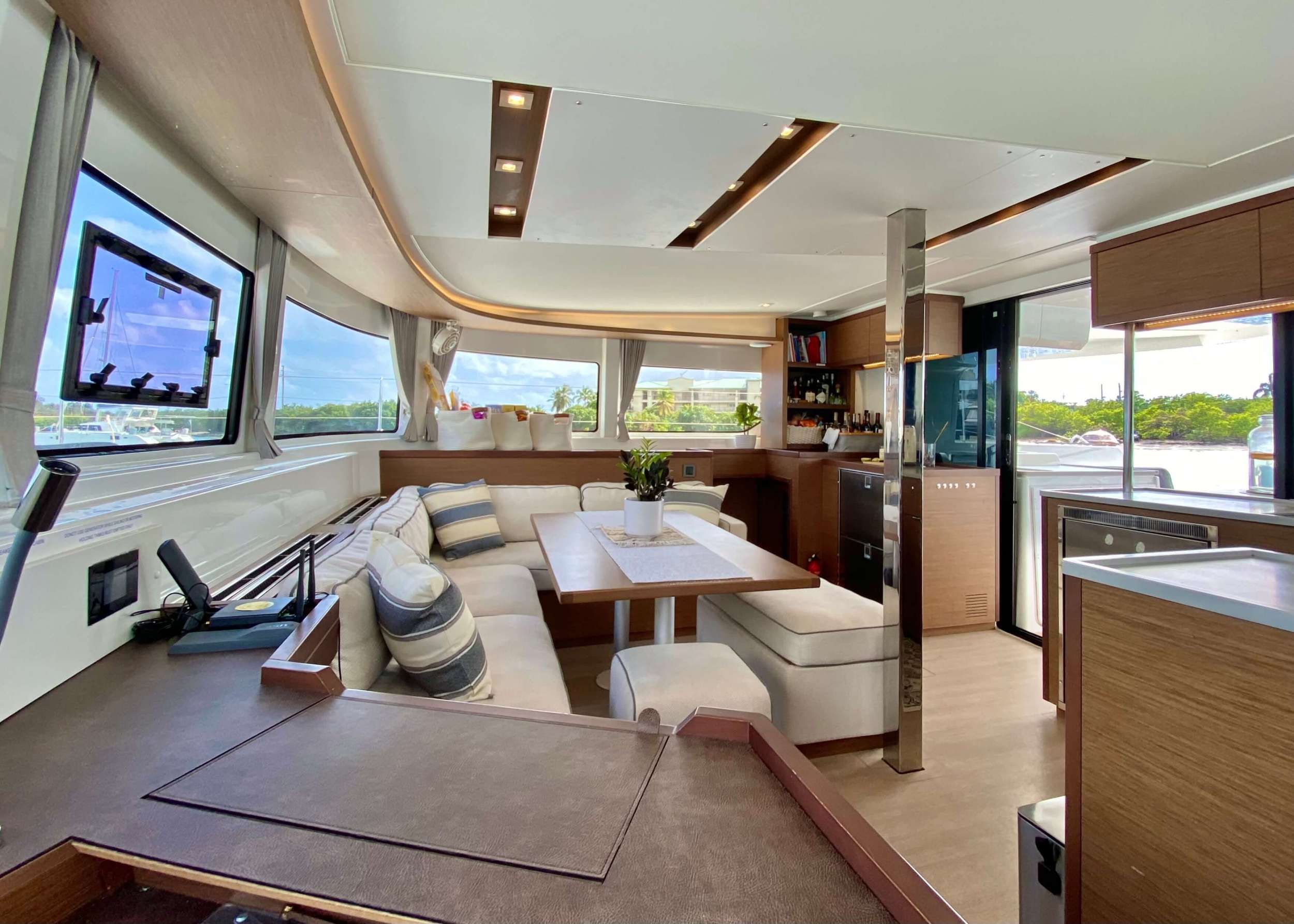 CEST LA VIE Cabin