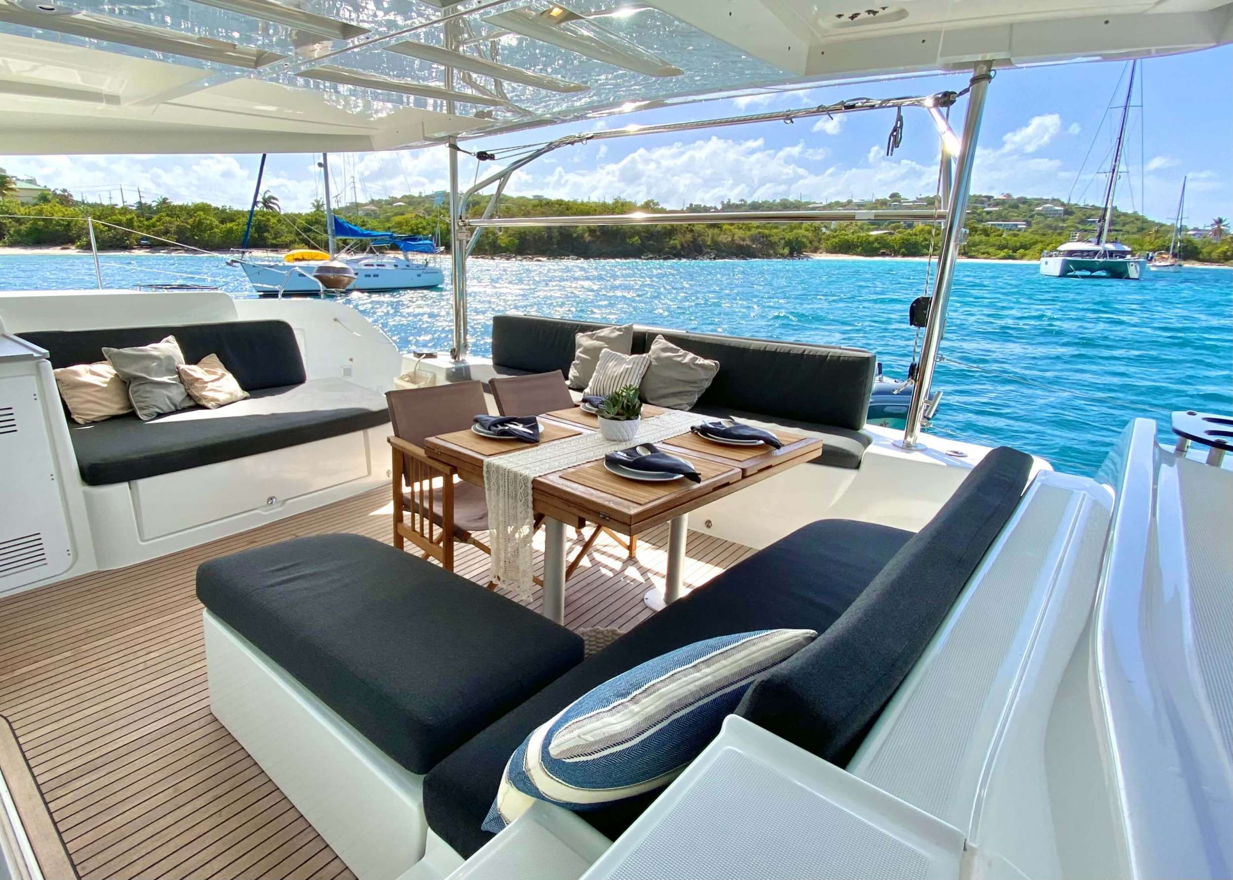 CEST LA VIE Flybridge
