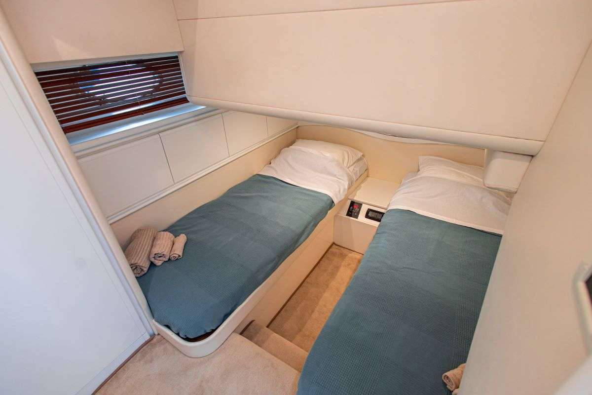 Crewed Motor Yacht MIRA - Pershing 55 - 2 Cabins - Athens - Santorini ...