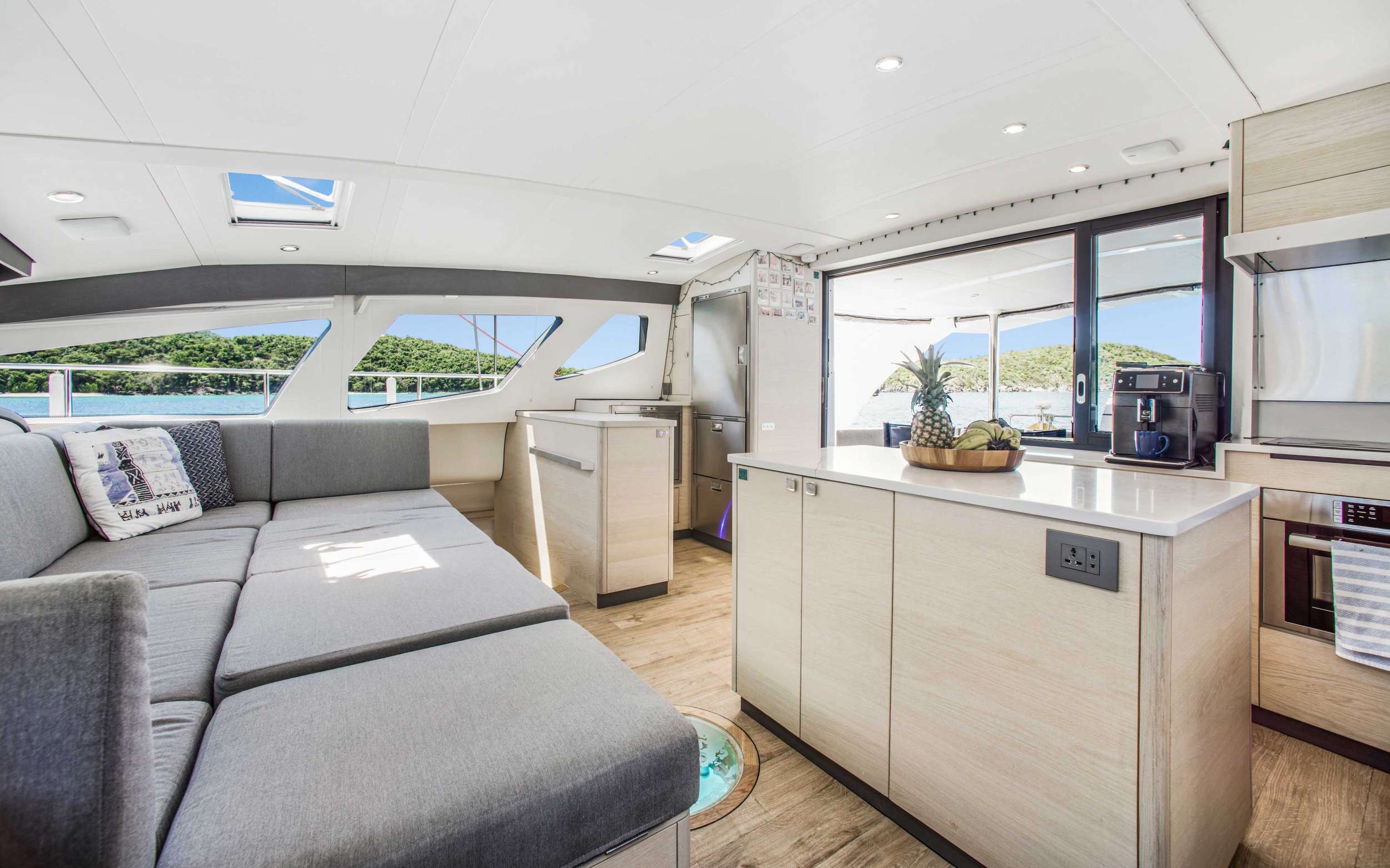 Crewed Catamaran WILD RUMPUS - Xquisite X5 - 2 Cabins - Nassau - Exumas ...