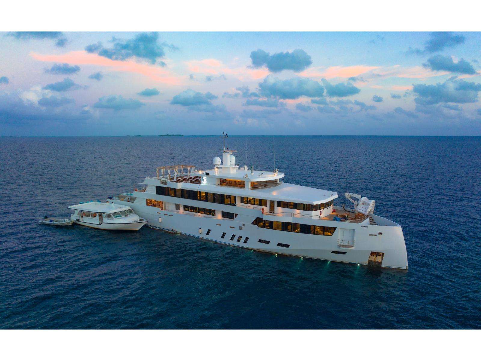 Luxury Crewed Motor Yacht WHITE PEARL - Custom Yacht 56m - 13 Cabins ...