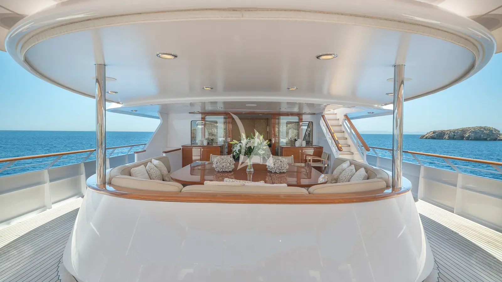 Luxury Crewed Motor Yacht ANCALLIA - Feadship 45m - 7 Cabins - Athens ...