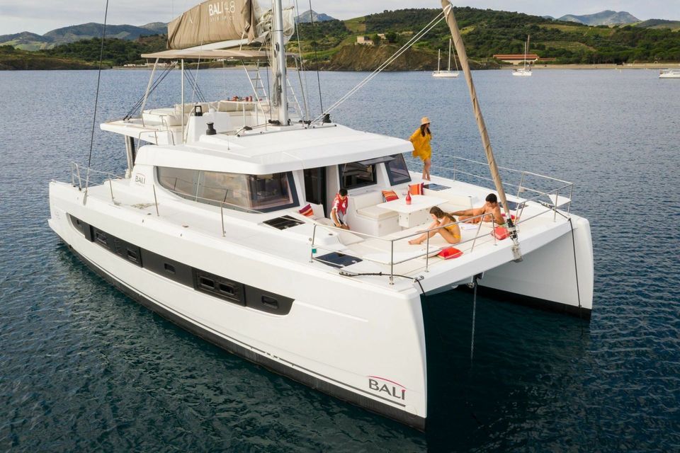 luxury catamaran bareboat charter