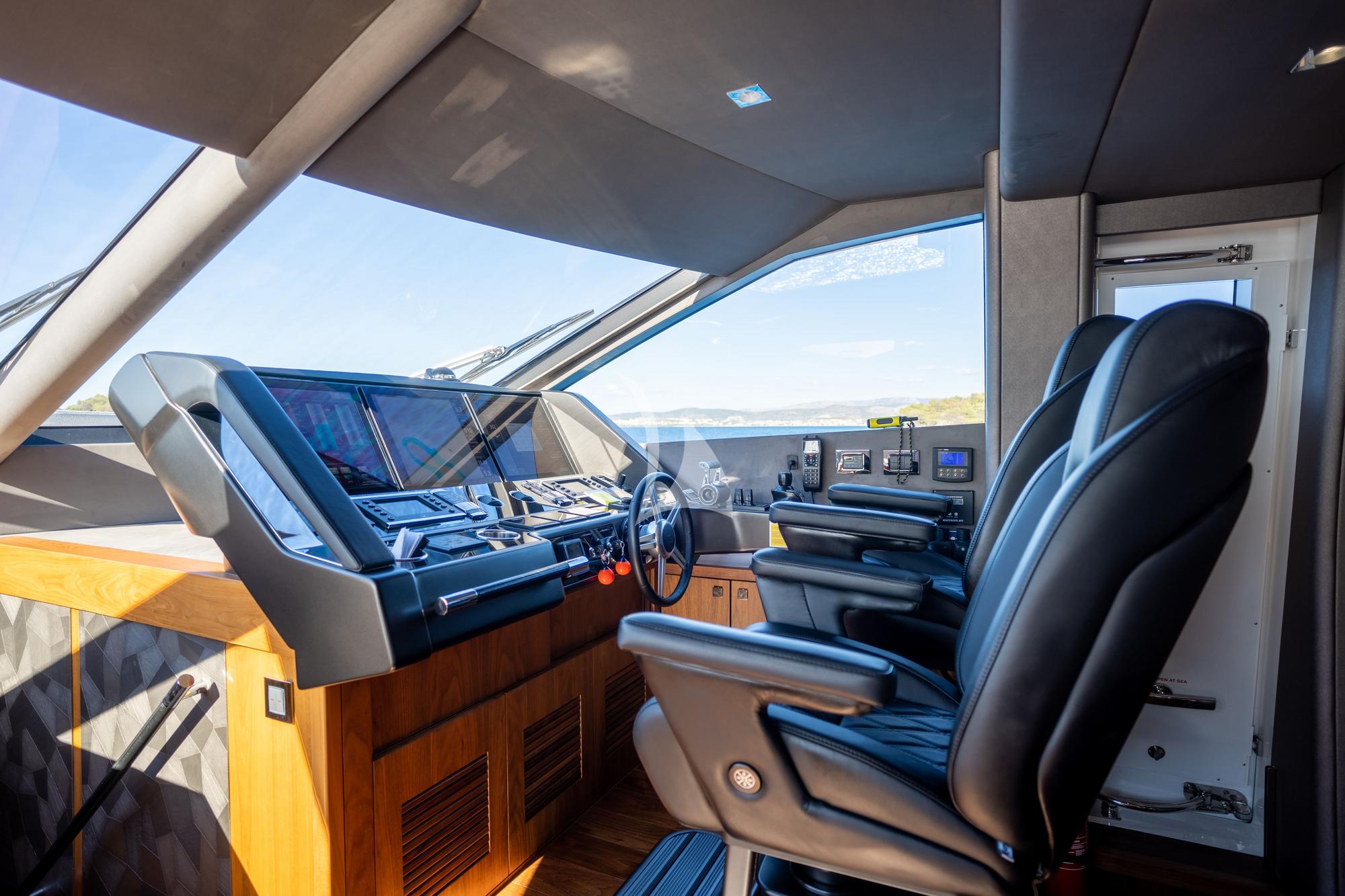 Luxury Crewed Motor Yacht BLACK MAMBA - Sunseeker 86 Yacht - 4 Cabins ...