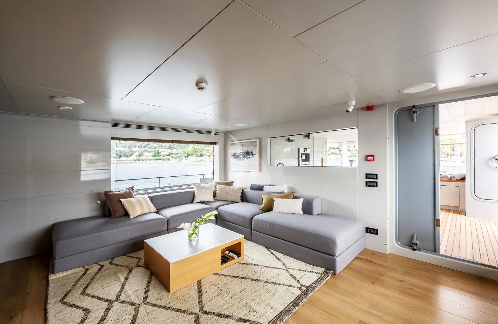Luxury Crewed Motor Yacht CALADAN - Tansu 37m - 4 Cabins - Palma ...